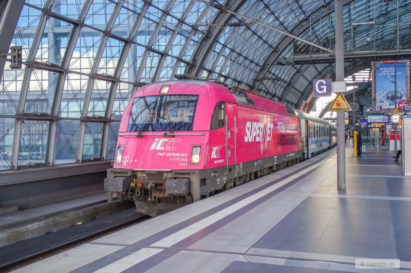 20171008-PKP-EU44-370-009_2017.10.08_Berlin-Hbf-16-PKP-IC